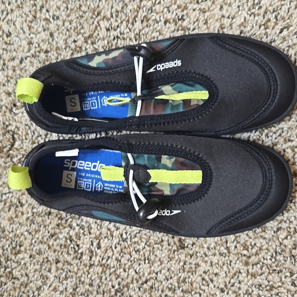 Speedo water shoes